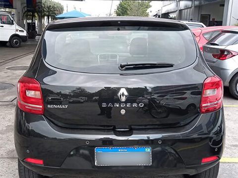 Carro da categoria Hatch da frota Barba Locadora