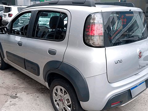 Carro da categoria Light da frota Barba Locadora