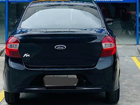 Carro da categoria Sedã da frota Barba Locadora